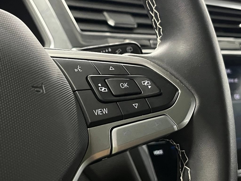 Used 2023 Volkswagen Tiguan SE w/ Panoramic Sunroof Package FWD image 28