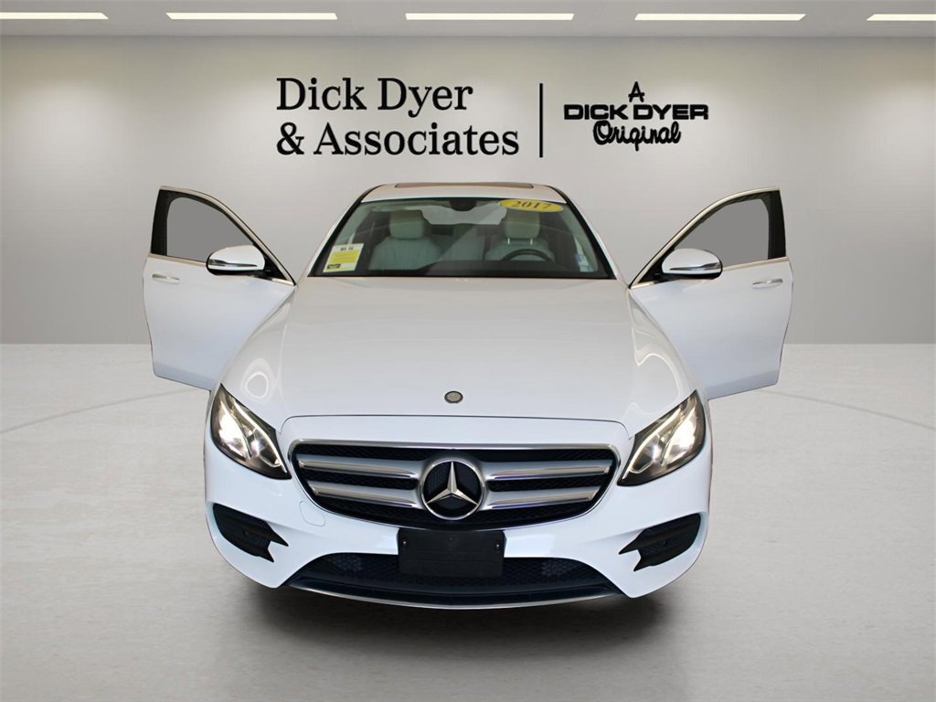 Used 2017 Mercedes-Benz E 300 4MATIC image 7