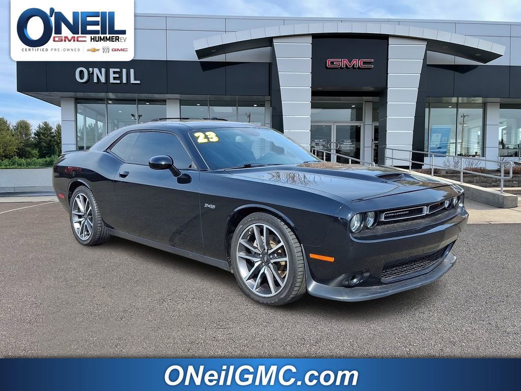 Used 2023 Dodge Challenger R/T RWD image 1