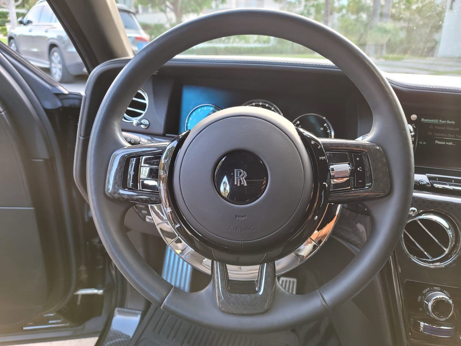 Used 2021 Rolls-Royce Cullinan Black Badge image 13