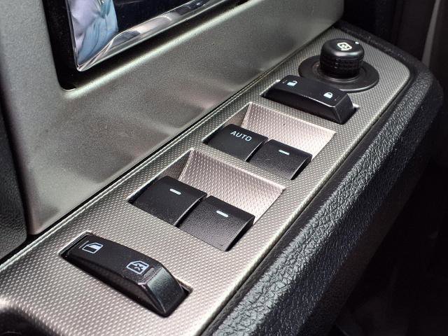 Used 2016 Ford Expedition XLT w/ Equipment Group 202A image 16