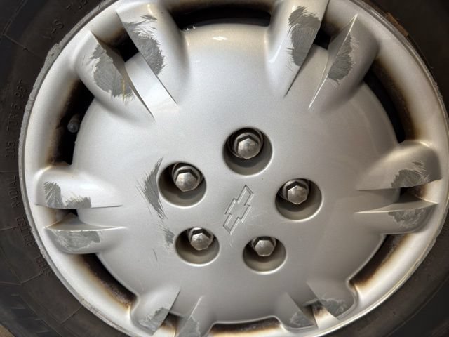 Used 2001 Chevrolet Lumina w/ Preferred Equipment Group FWD image 34