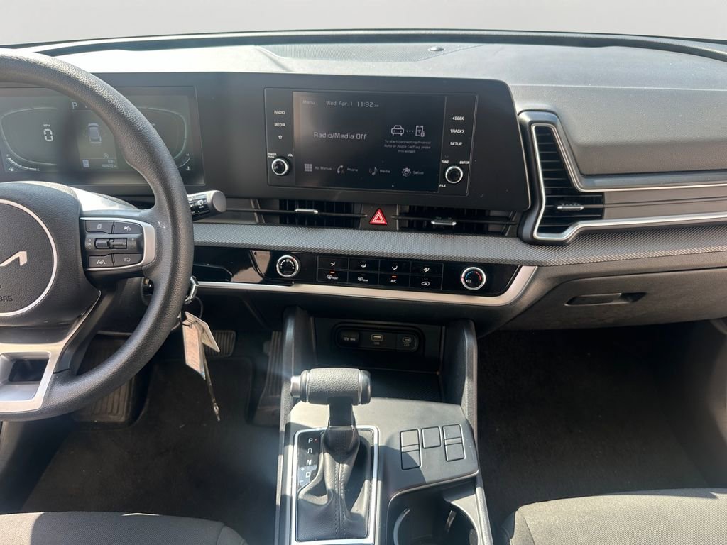 Used 2024 Kia Sportage LX image 14