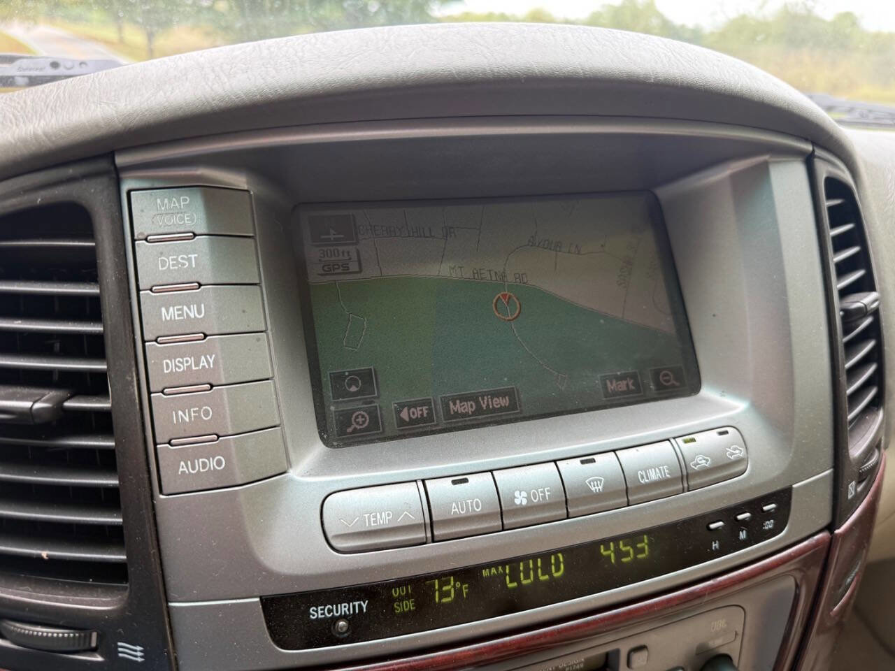 Used 2004 Toyota Land Cruiser image 72