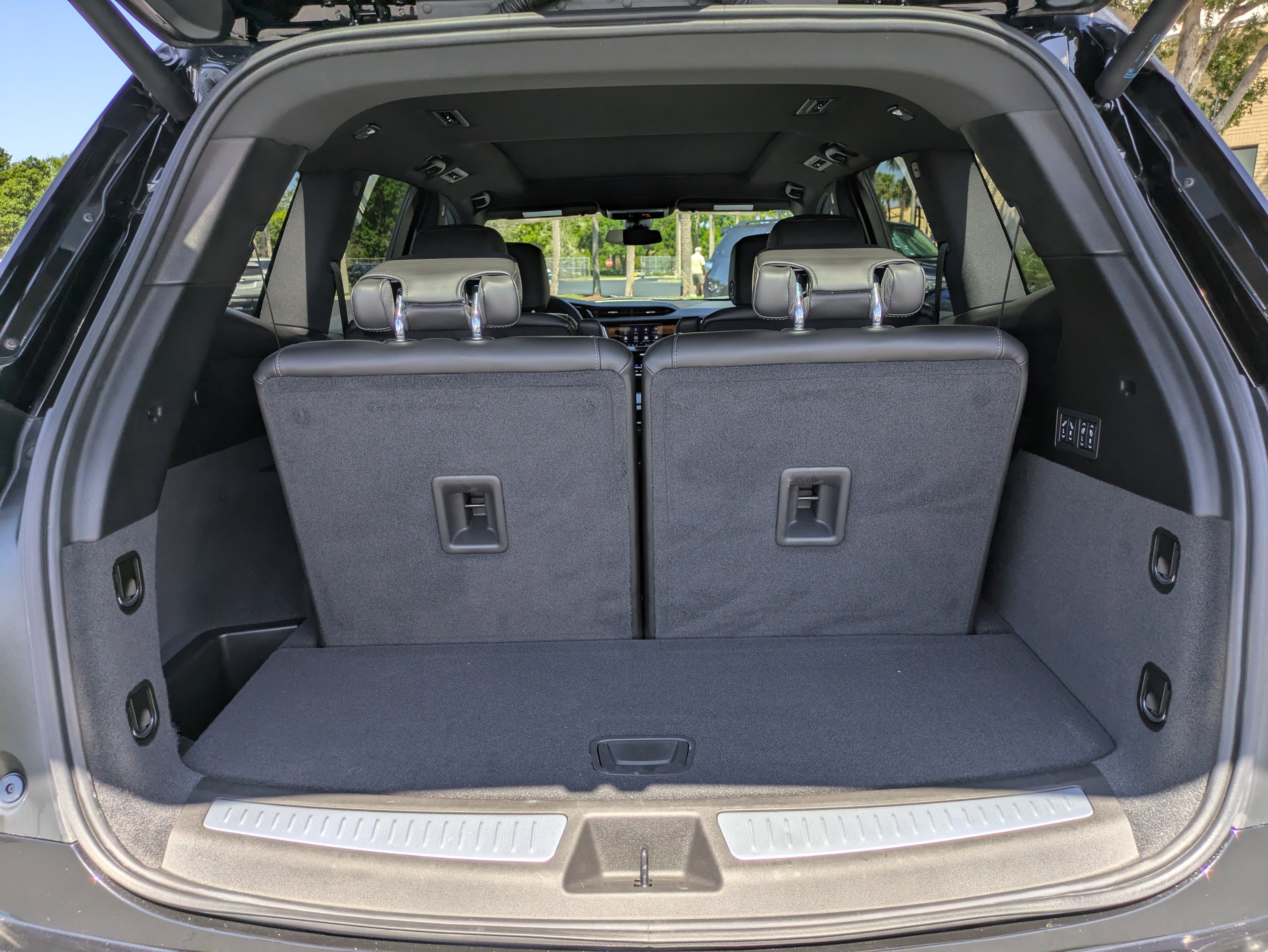 Certified 2025 Cadillac XT6 Sport w/ LPO, Floor Liner Package image 11