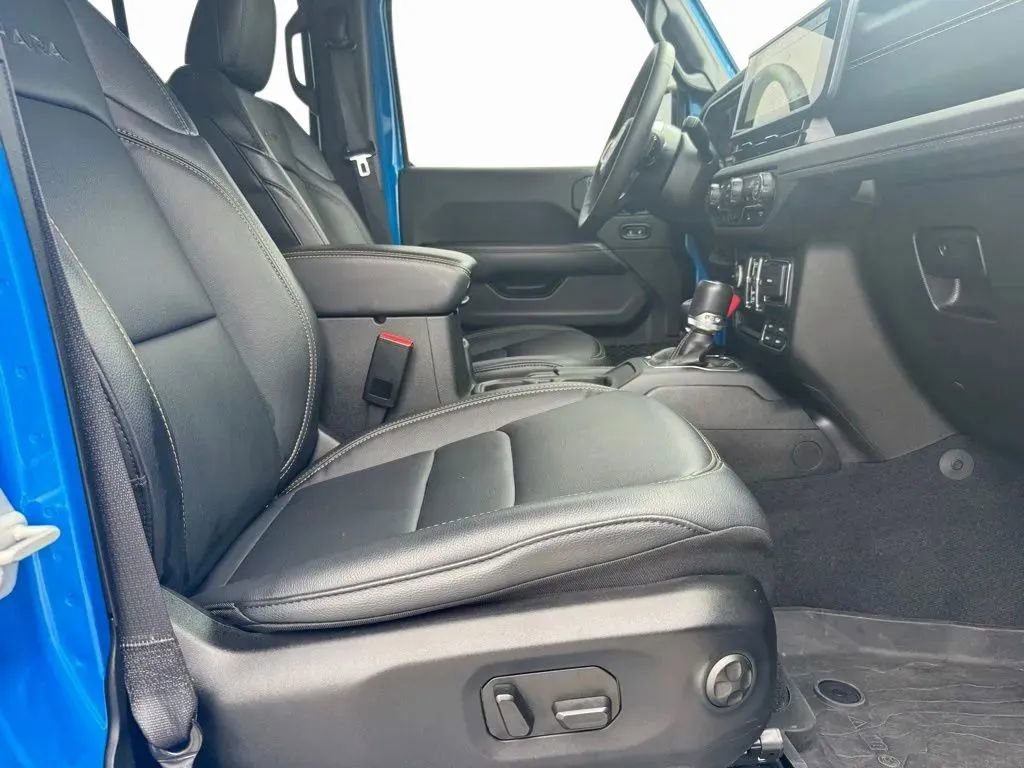 Used 2024 Jeep Wrangler Sahara w/ Technology Group image 26