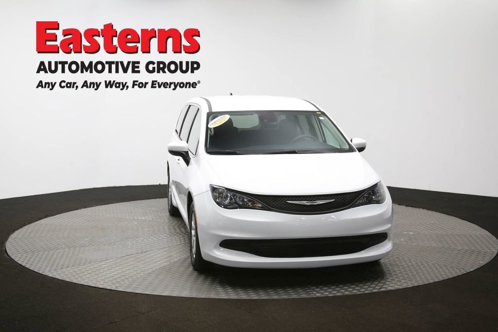 Used 2023 Chrysler Voyager LX image 51