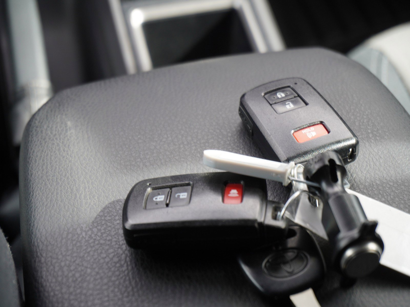 Used 2020 Toyota Tacoma TRD Off-Road image 18