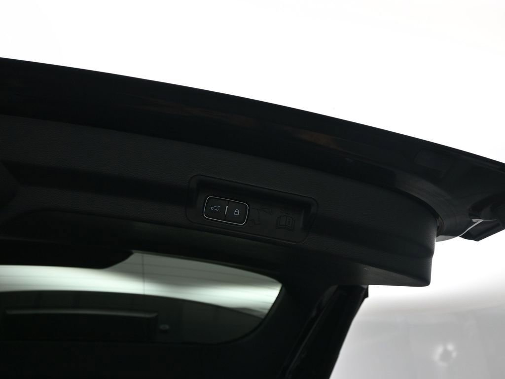 Certified 2024 Ford Explorer XLT w/ Equipment Group 202A AWD/4WD image 24