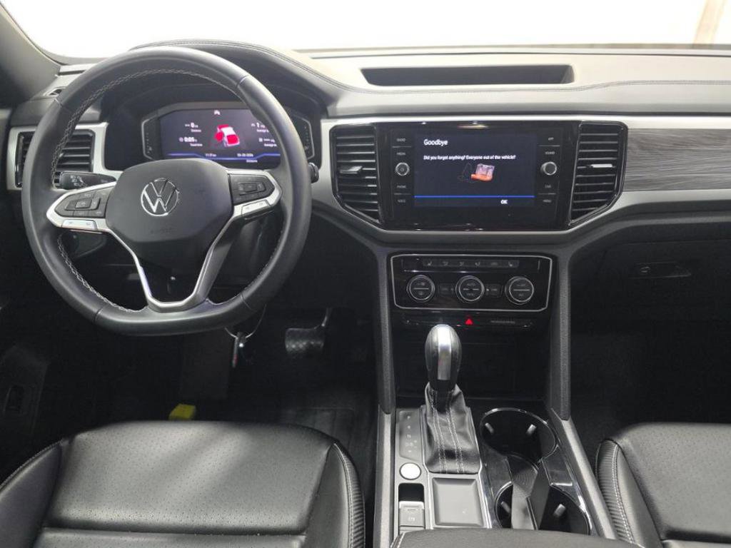 Used 2023 Volkswagen Atlas Cross Sport SE w/ Panoramic Sunroof Package FWD image 6