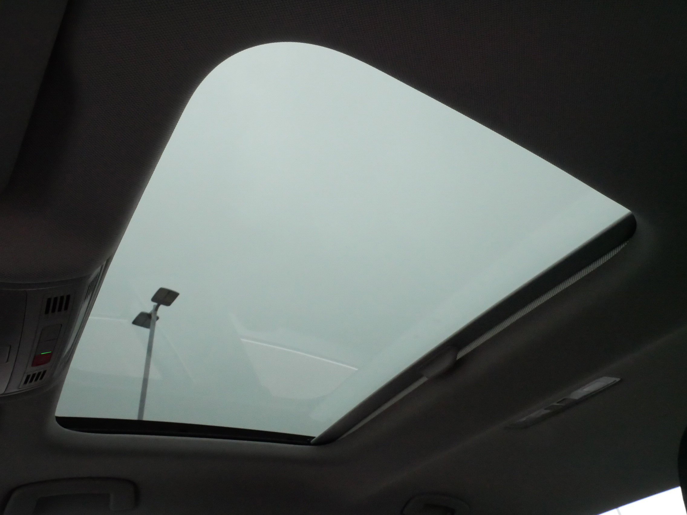 Certified 2025 Volkswagen Jetta SEL image 32