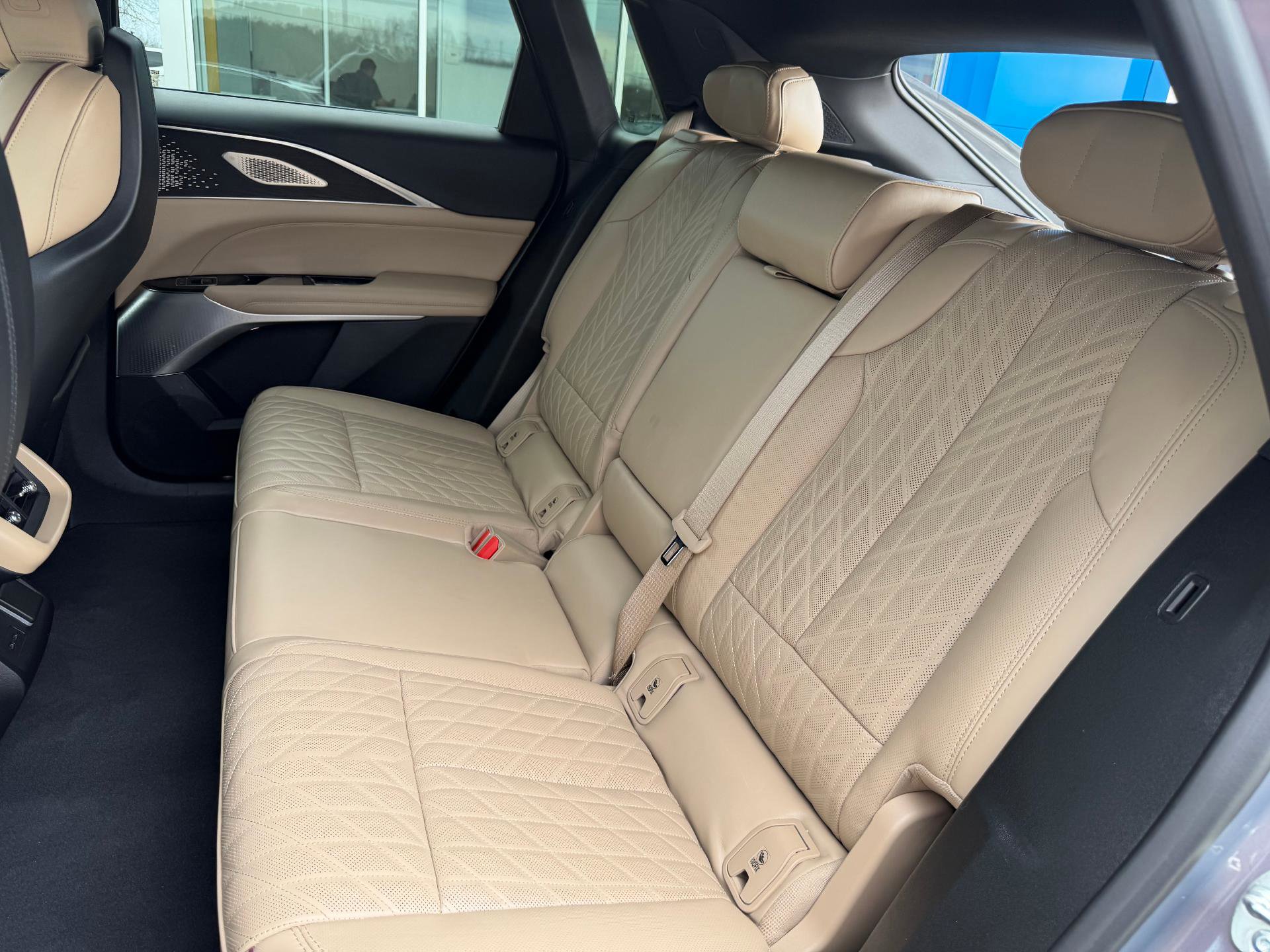 Certified 2024 Cadillac Lyriq Luxury w/ Nappa Leather Package image 17