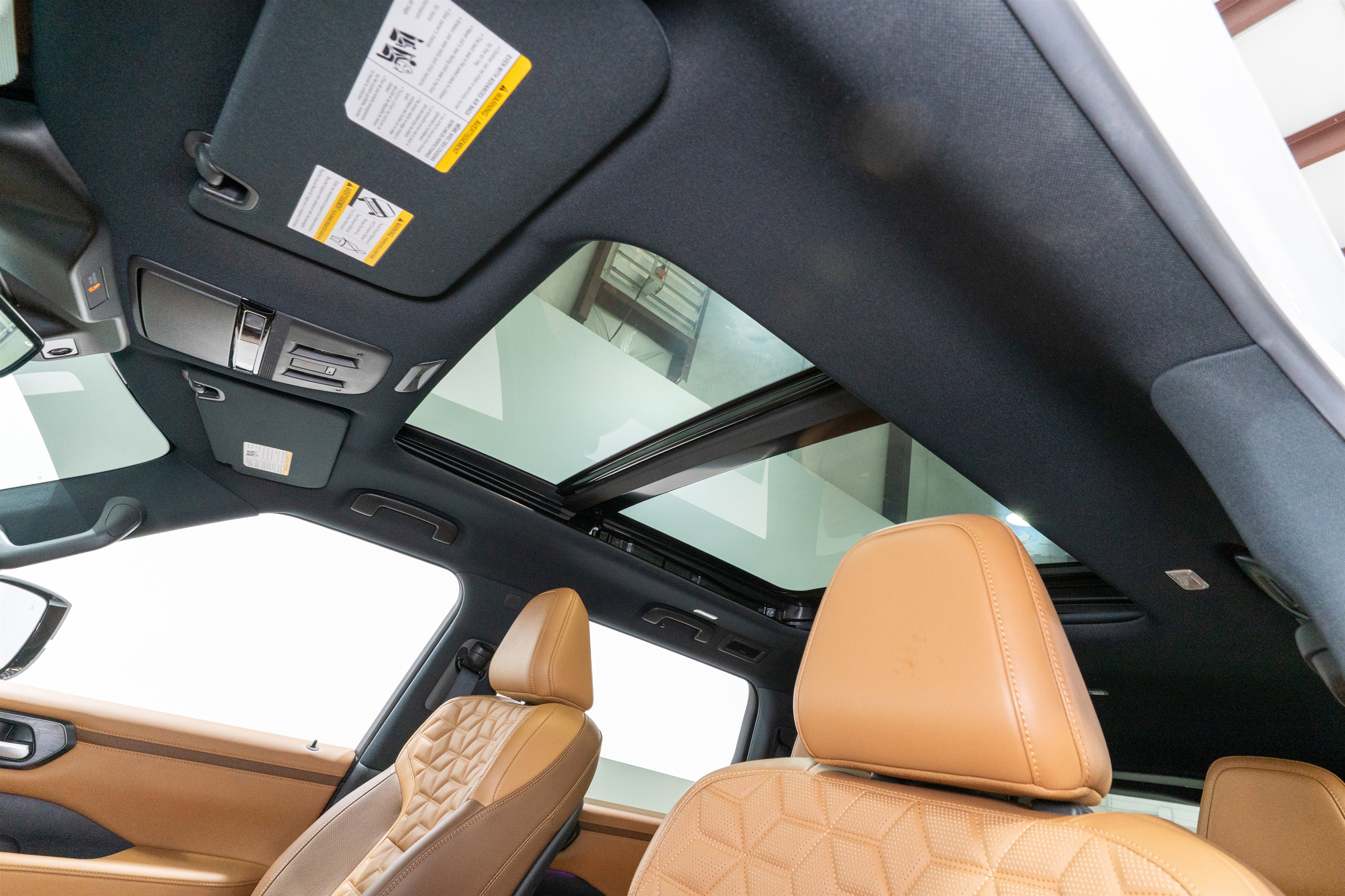 Used 2025 Nissan Armada Platinum Reserve AWD/4WD image 19