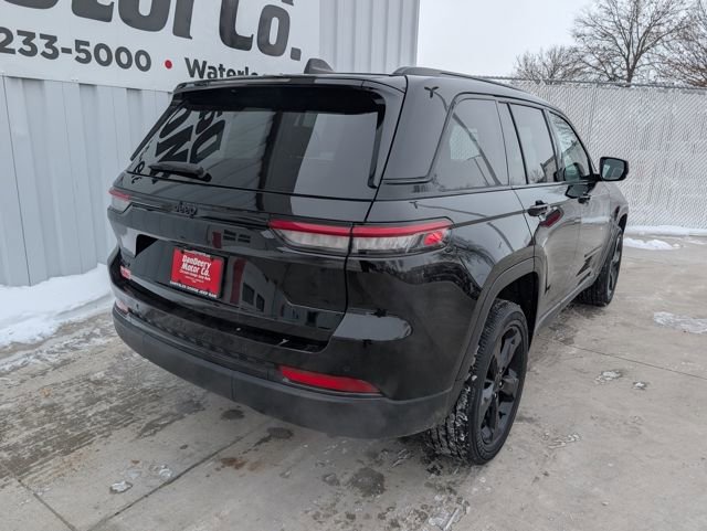 Used 2023 Jeep Grand Cherokee Altitude image 23