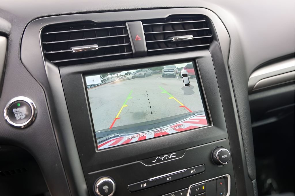 Used 2020 Ford Fusion SE w/ Equipment Group 151A FWD image 20