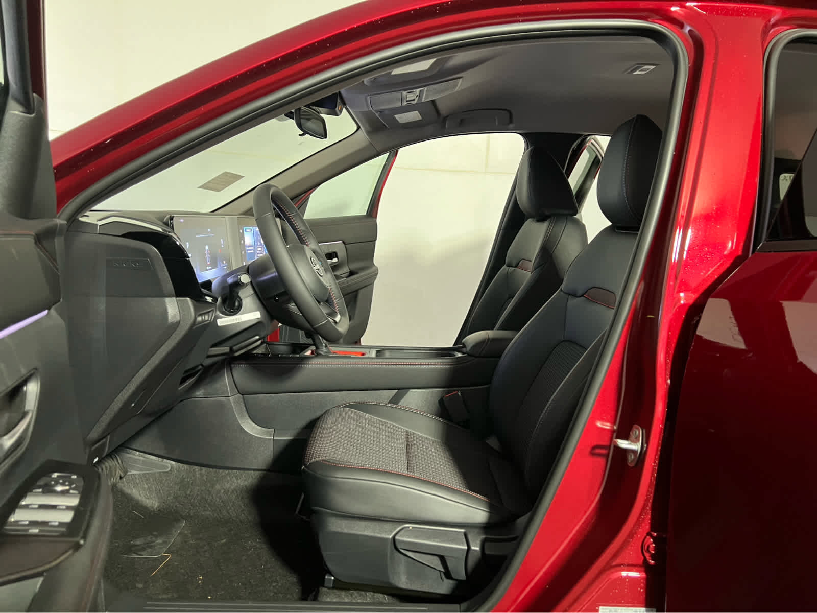 New 2026 Nissan Kicks SR w/ Cold Weather Package image 12