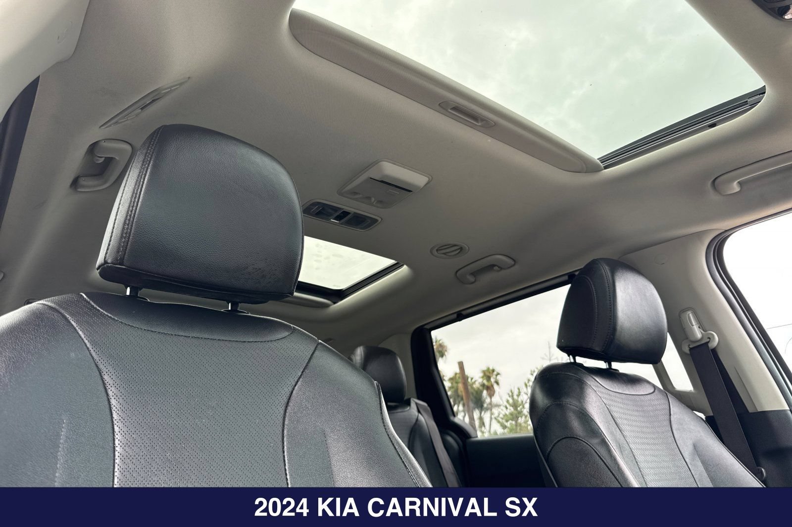 Used 2024 Kia Carnival SX Prestige FWD image 18