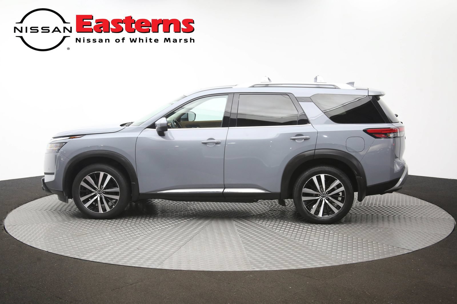 Used 2023 Nissan Pathfinder Platinum w/ Cargo Package AWD/4WD image 59