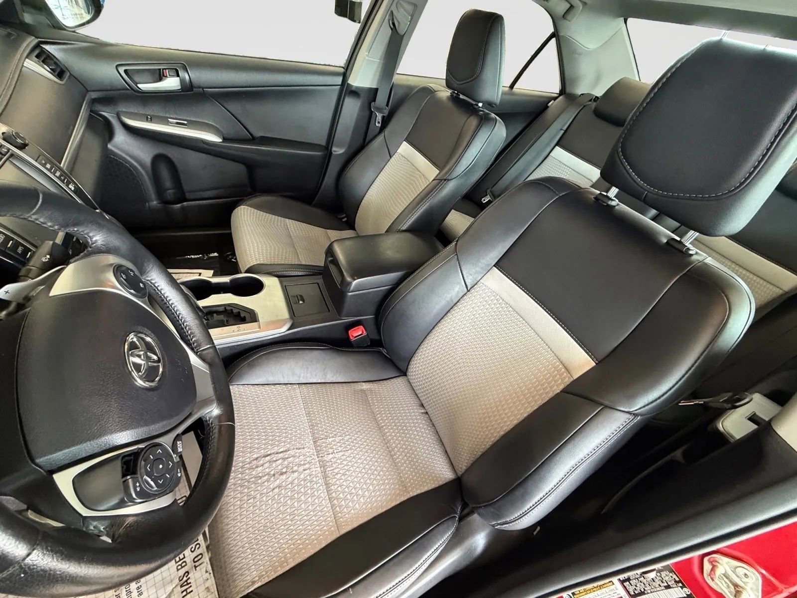 Used 2014 Toyota Camry SE FWD image 13