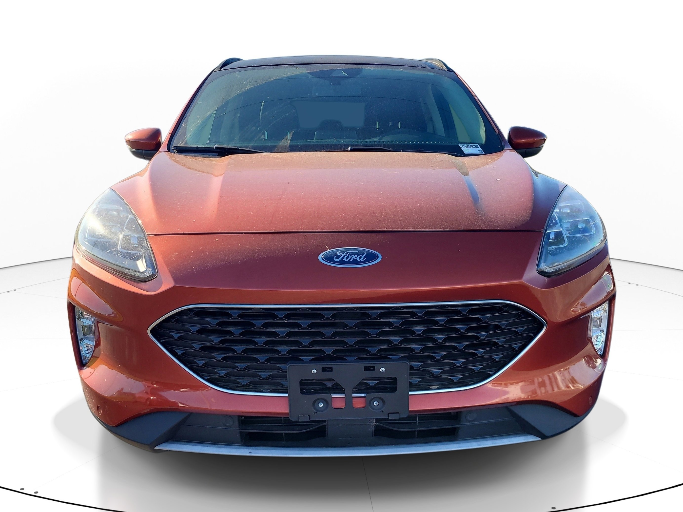 Used 2020 Ford Escape Titanium image 2