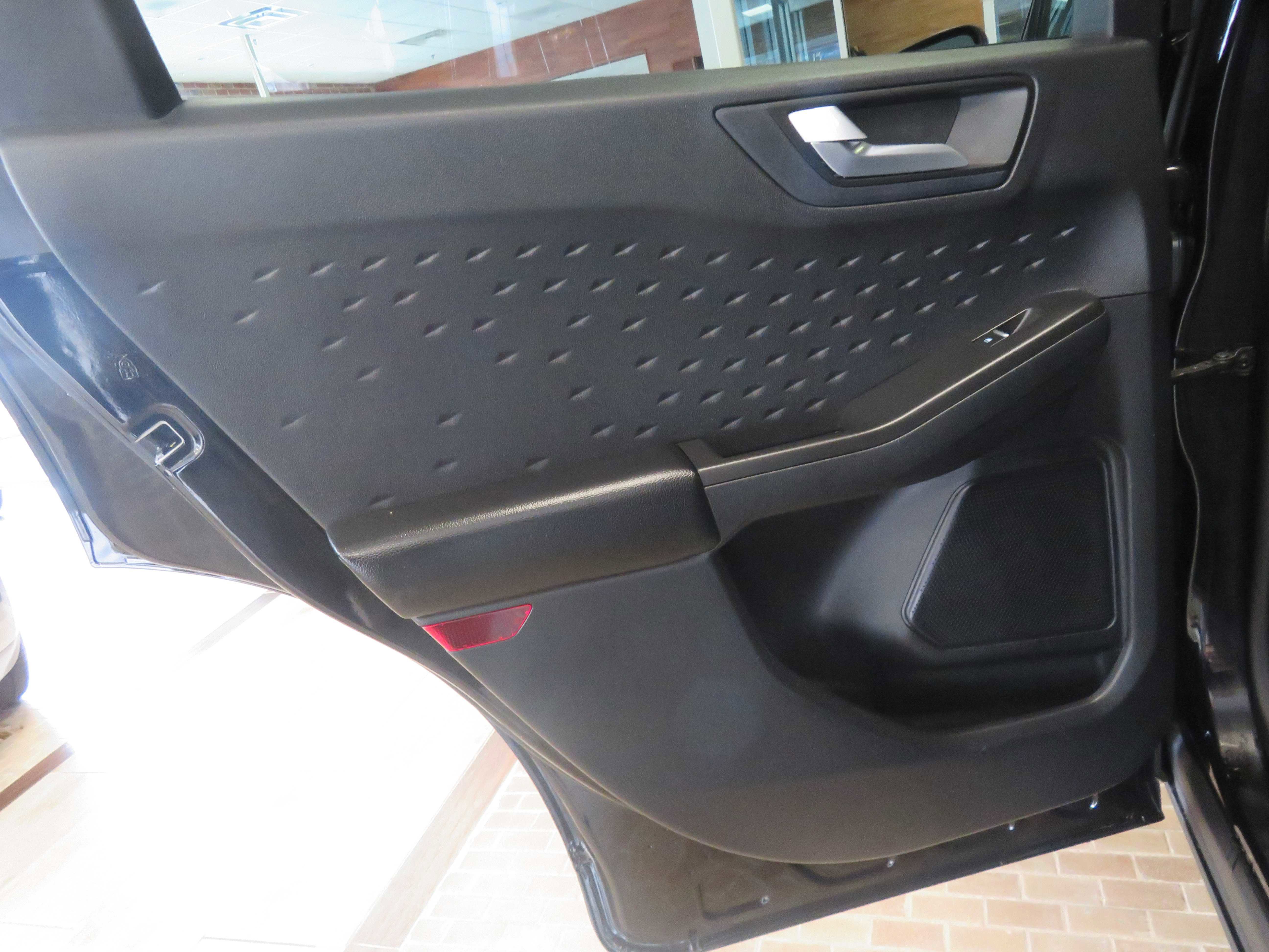 Used 2020 Ford Escape SEL image 17