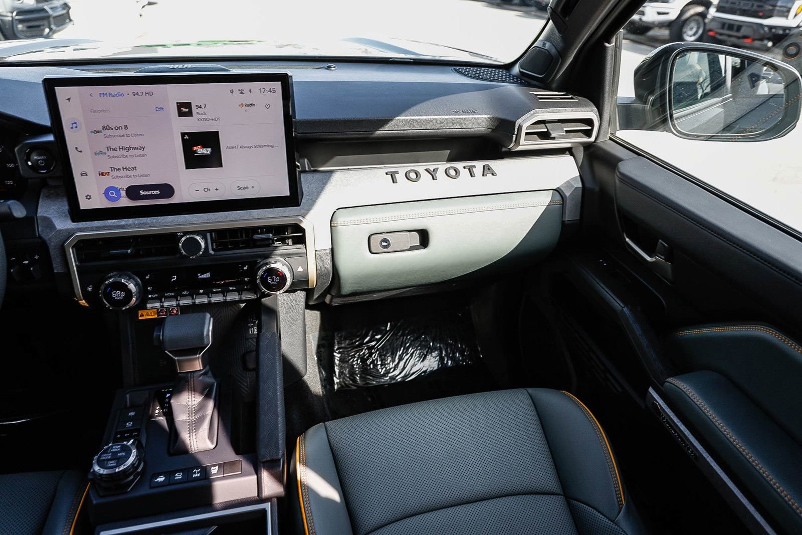 Used 2025 Toyota Tacoma Trailhunter image 16