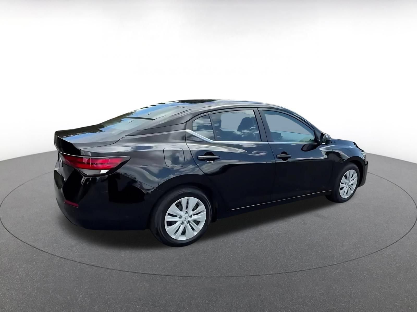 Used 2025 Nissan Sentra S FWD image 14