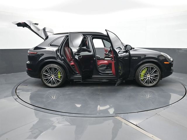 Certified 2022 Porsche Cayenne Turbo S image 34
