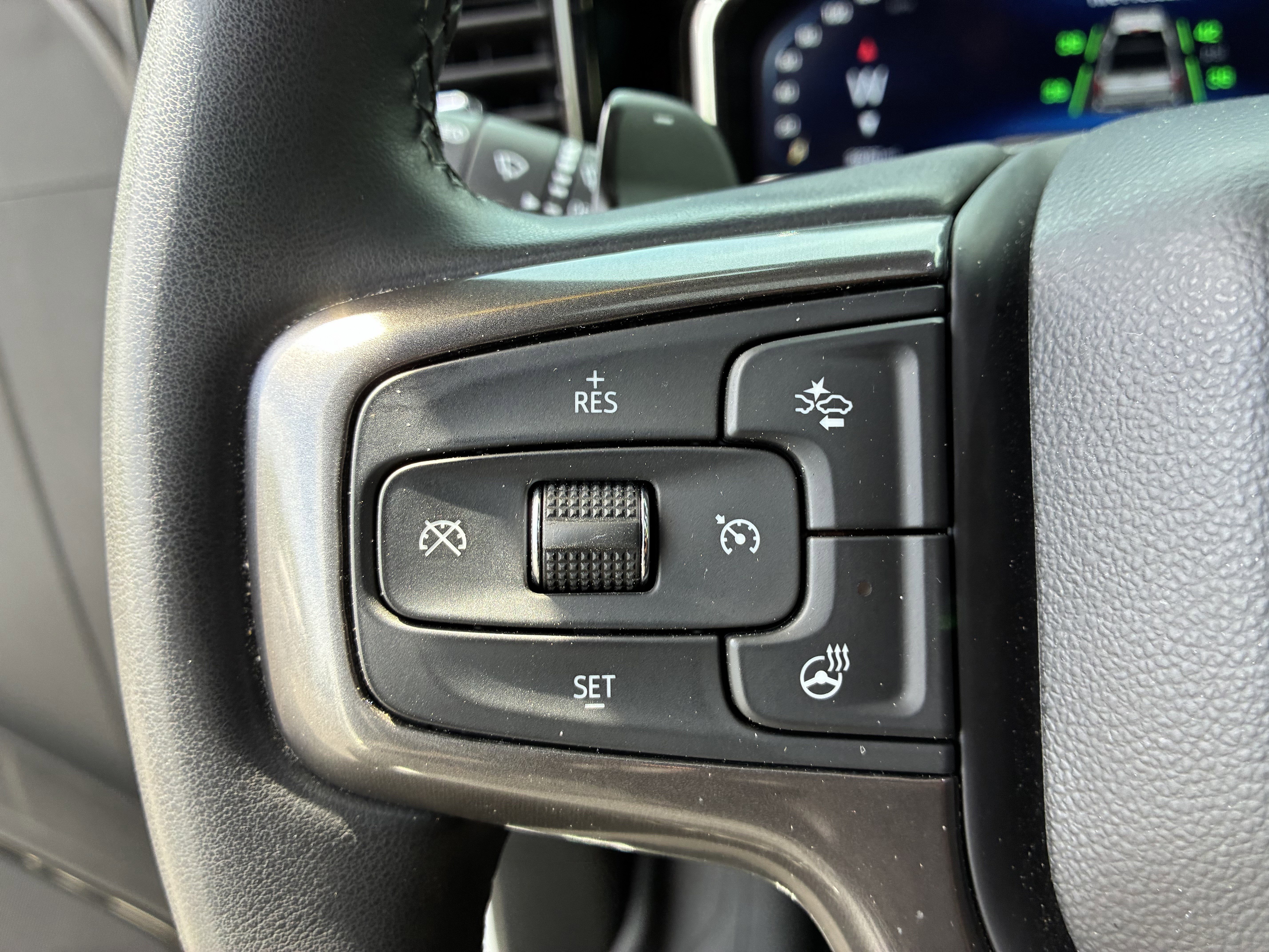 Used 2023 Chevrolet Silverado 1500 ZR2 AWD/4WD image 32