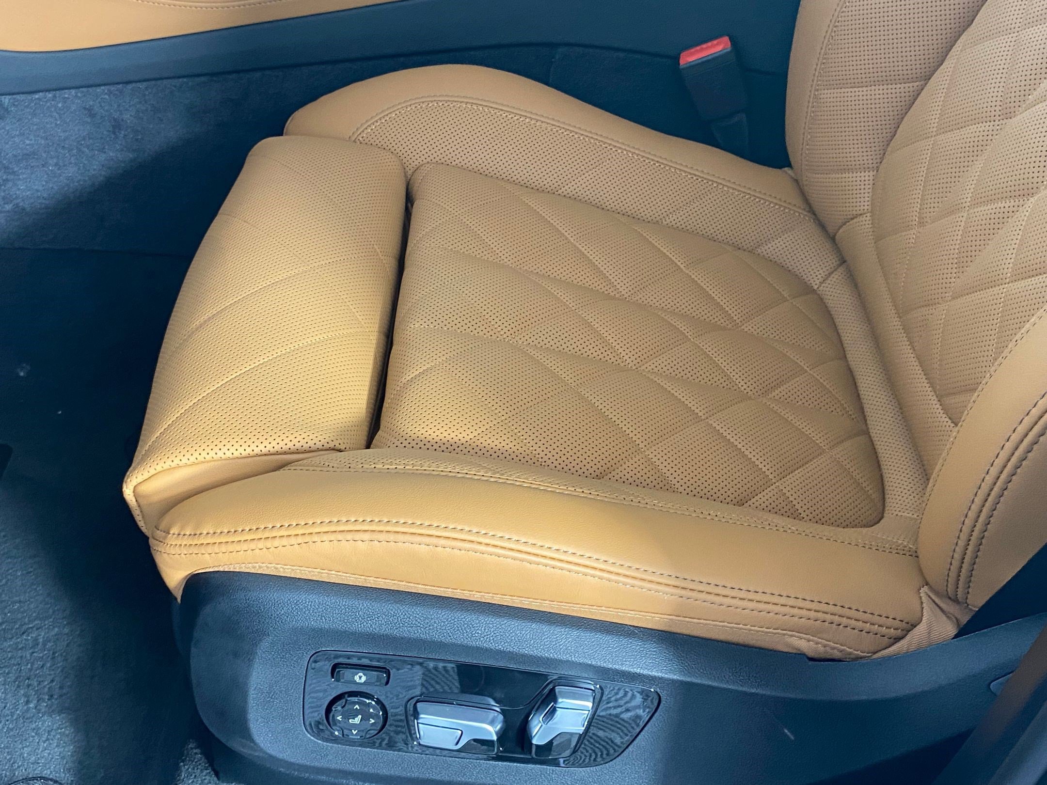 New 2026 BMW X5 xDrive40i w/ M Sport Package image 12