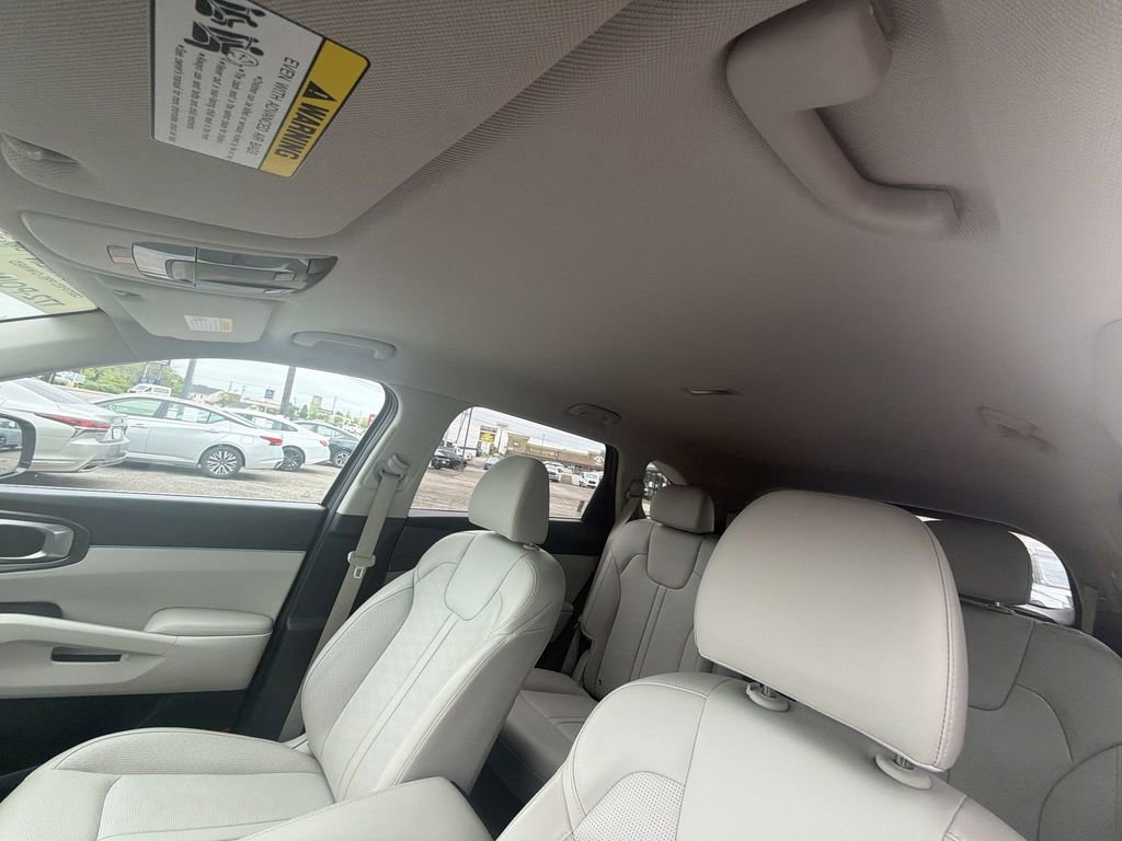 Used 2025 Kia Sorento EX AWD/4WD image 22