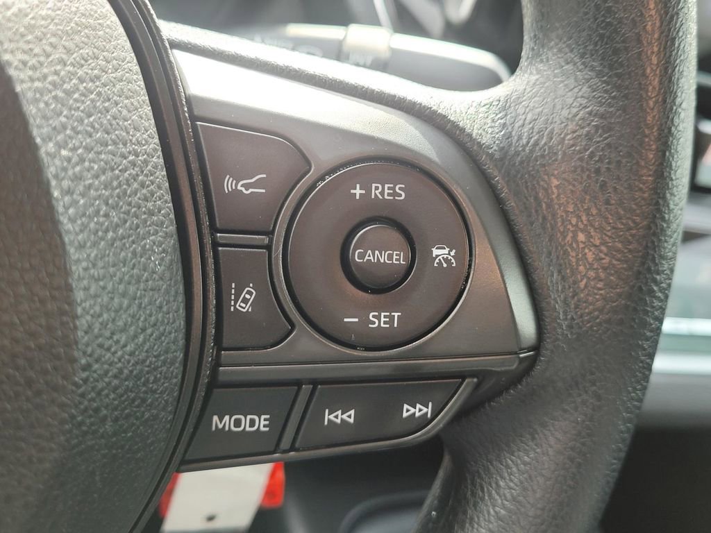 Used 2020 Toyota Corolla LE image 26