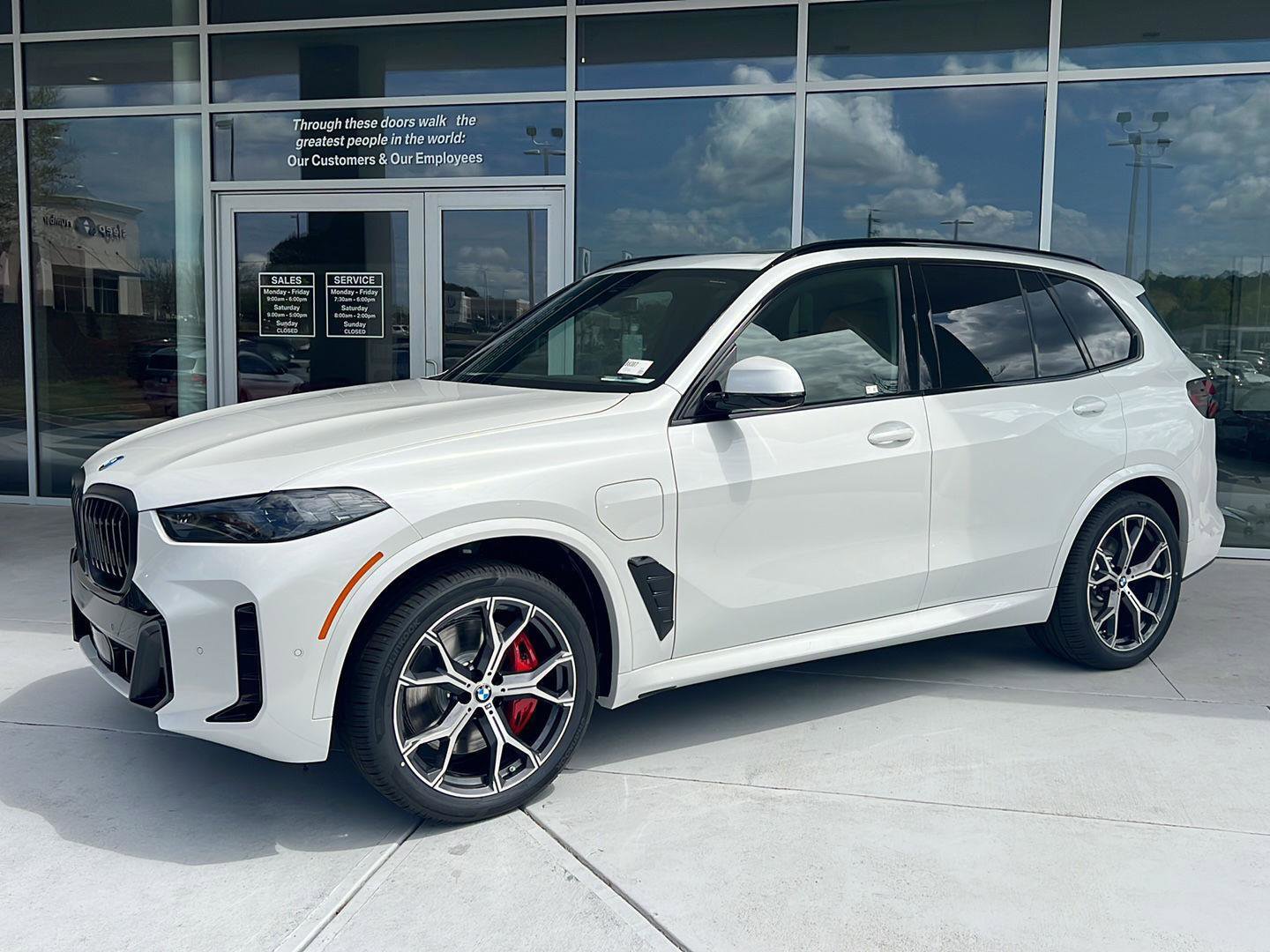 New 2026 BMW X5 xDrive50e w/ M Sport Package image 2