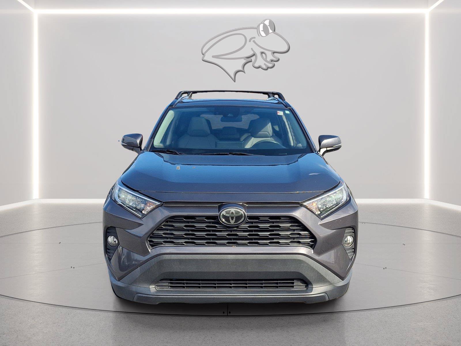 Used 2020 Toyota RAV4 XLE Premium FWD image 7