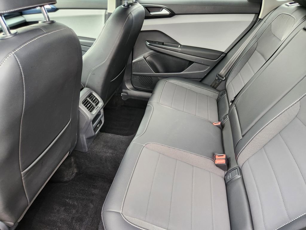 Used 2022 Volkswagen Taos SE image 19