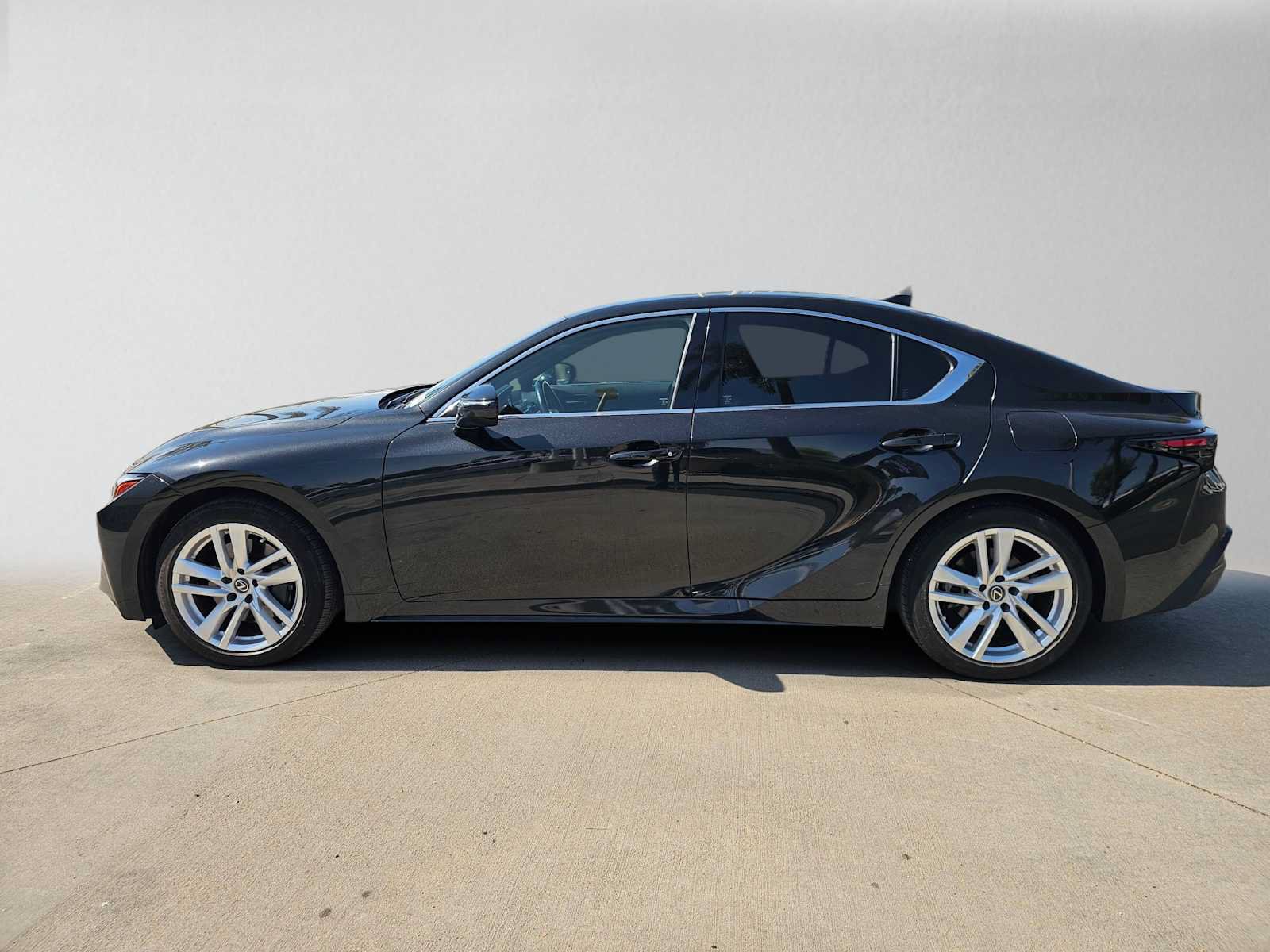 Used 2022 Lexus IS 300 AWD image 6