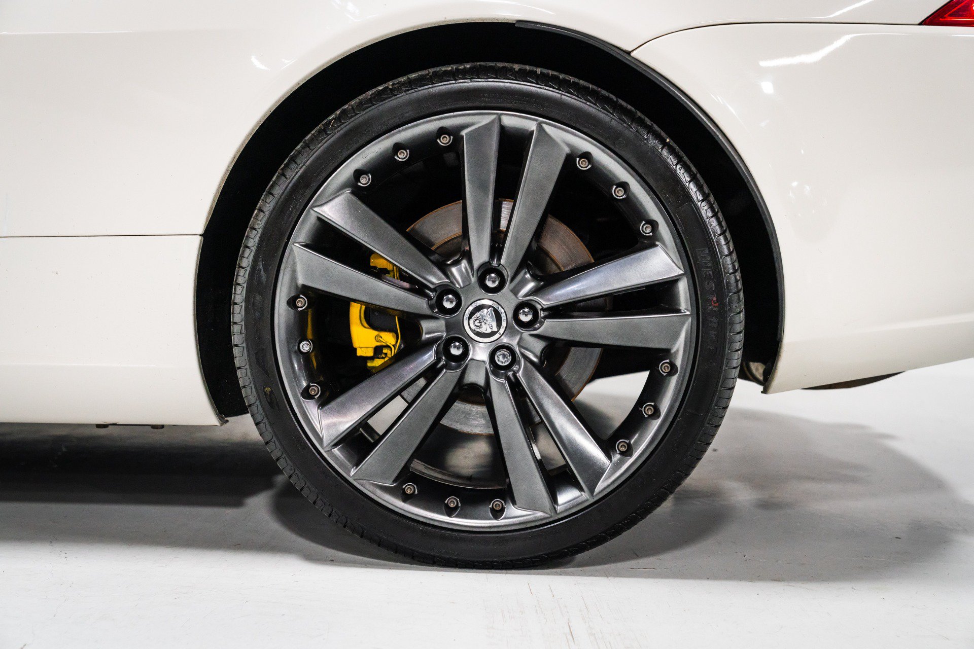 Used 2010 Jaguar XK Coupe RWD image 10