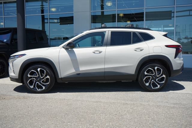Used 2026 Chevrolet Trax RS w/ Sunroof Package FWD image 5