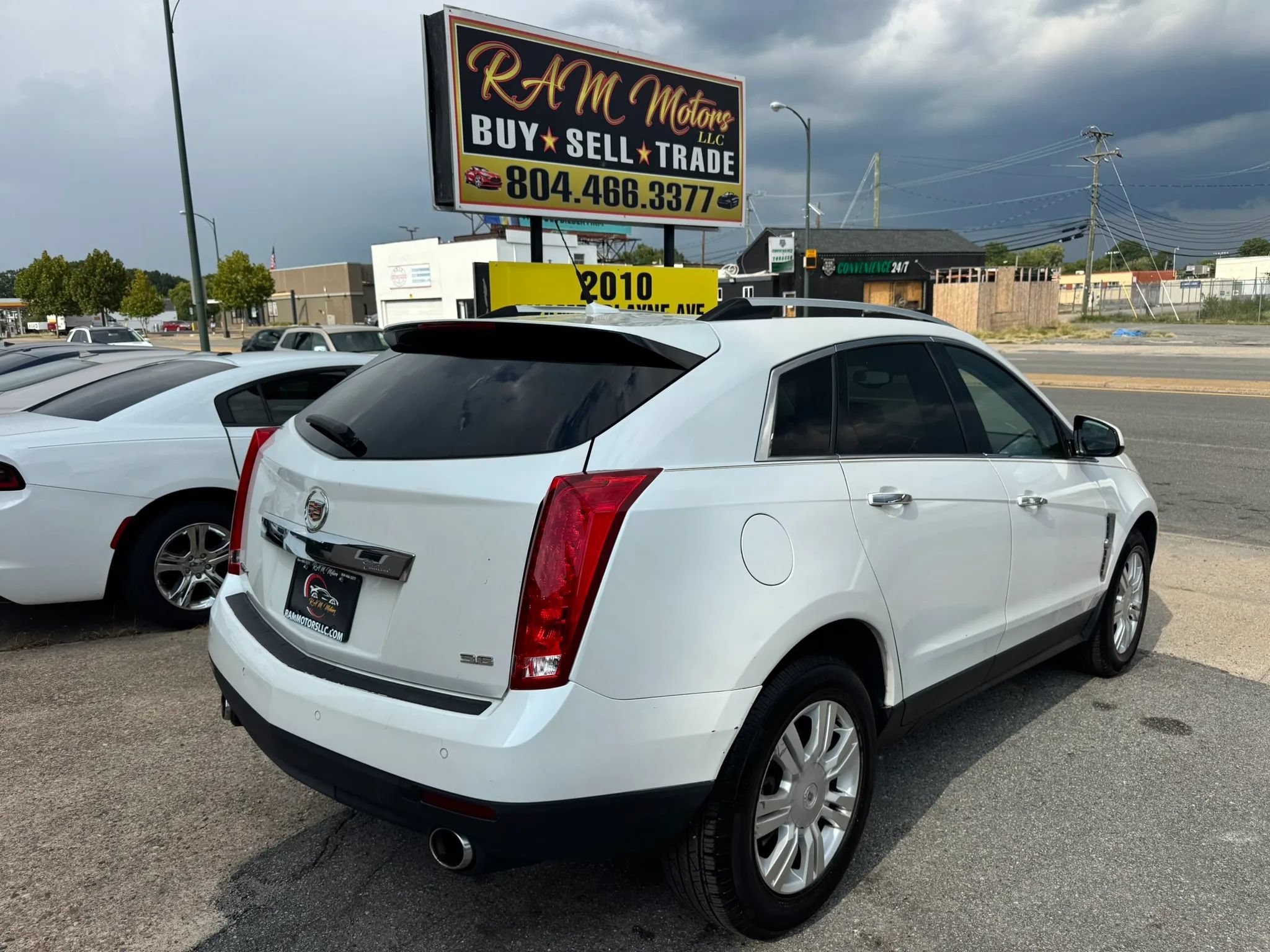 Used 2012 Cadillac SRX Luxury FWD image 3