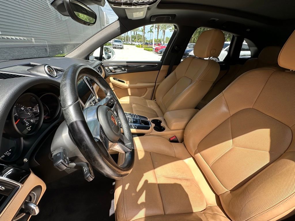 Certified 2018 Porsche Macan w/ Premium Package Plus AWD/4WD image 5