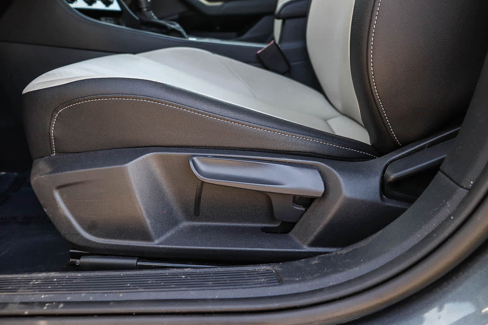 Used 2020 Volkswagen Jetta R-Line w/ R-Line Cold Weather Package image 21