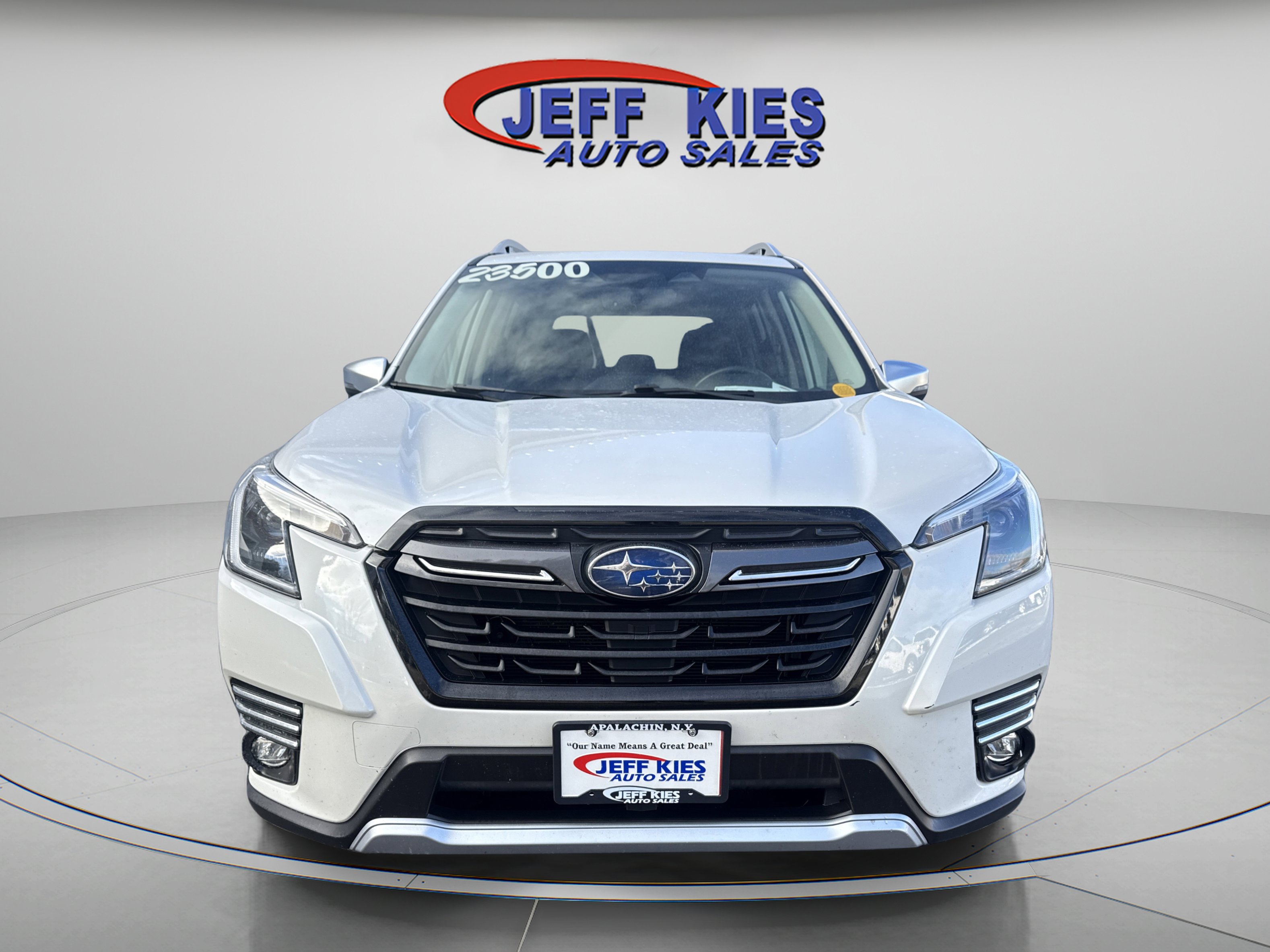 Used 2022 Subaru Forester Touring AWD/4WD image 2
