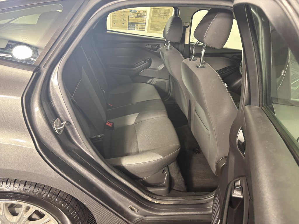 Used 2012 Ford Focus SE FWD image 28
