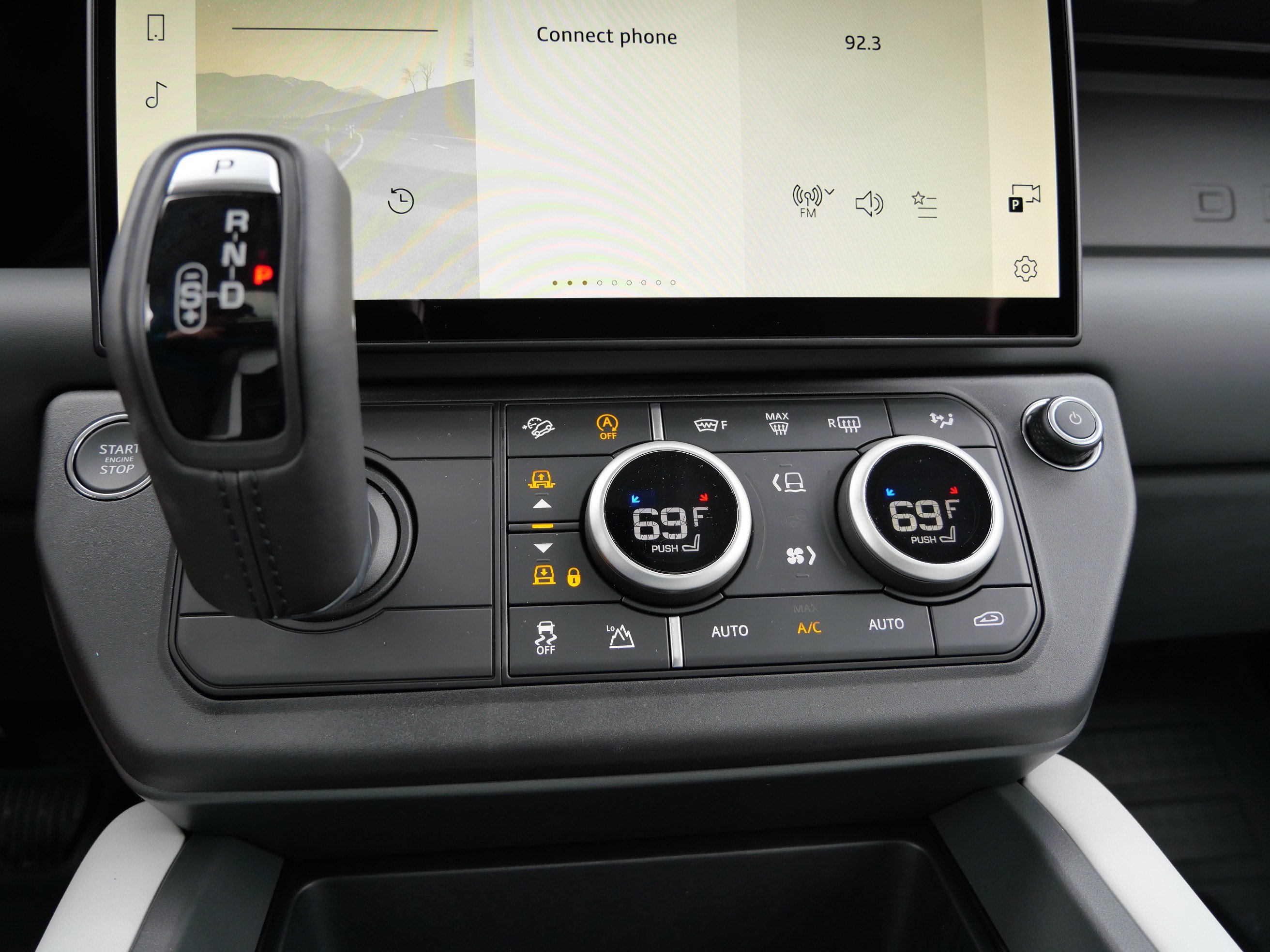 New 2026 Land Rover Defender 130 X-Dynamic SE AWD/4WD image 7