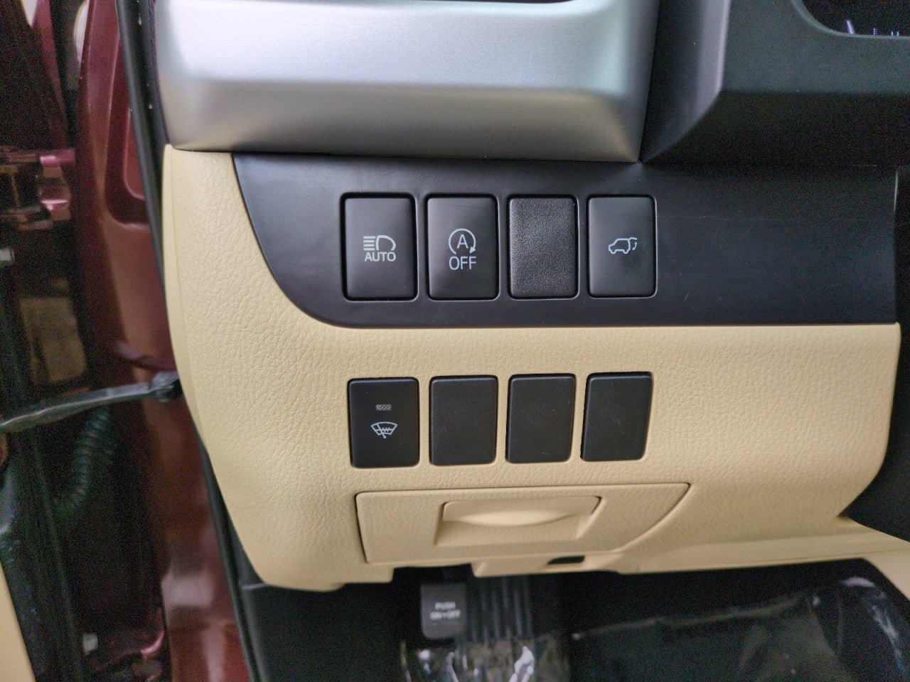 Used 2019 Toyota Highlander XLE FWD image 14