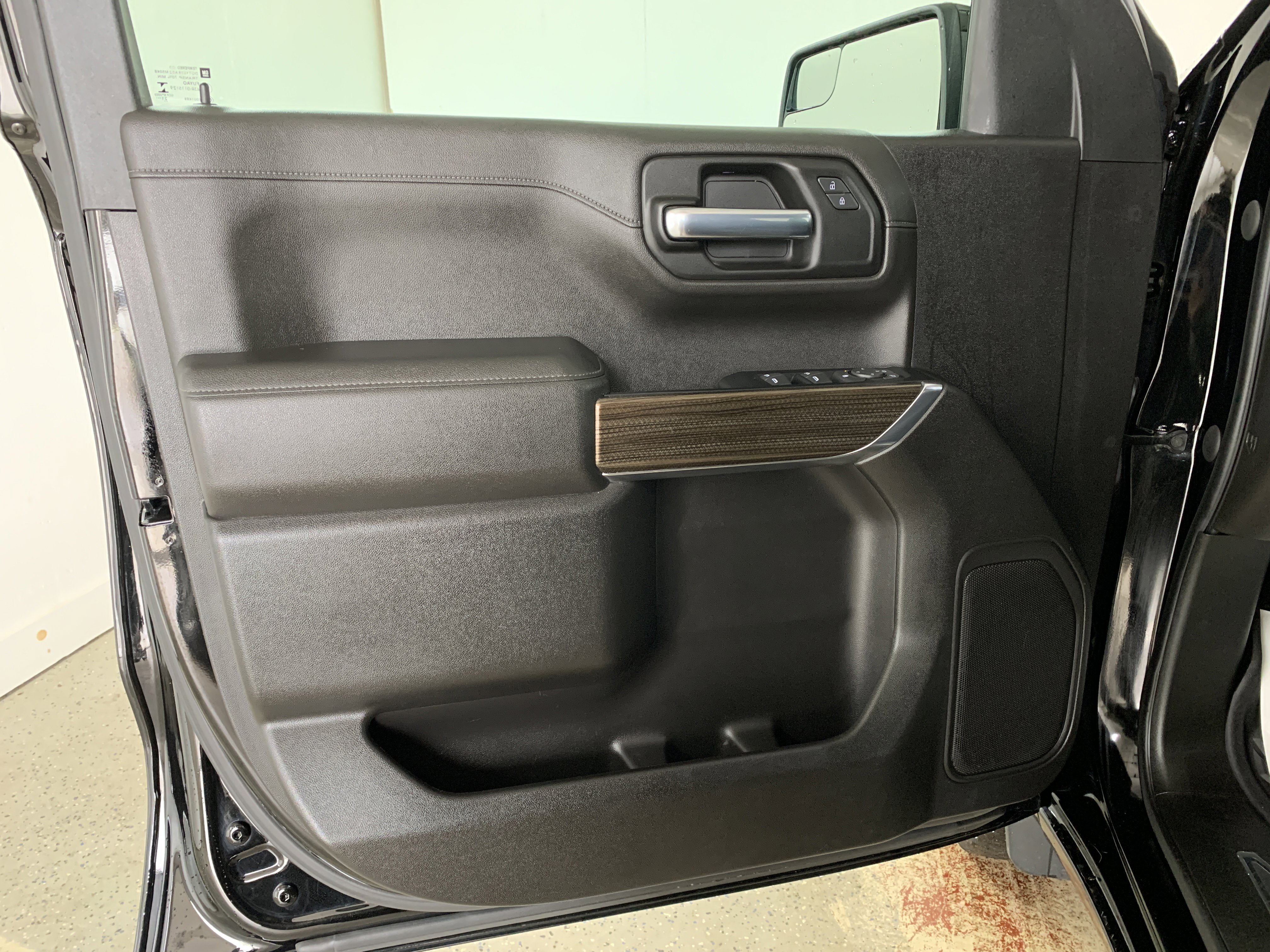 Used 2022 Chevrolet Silverado 1500 RST image 13