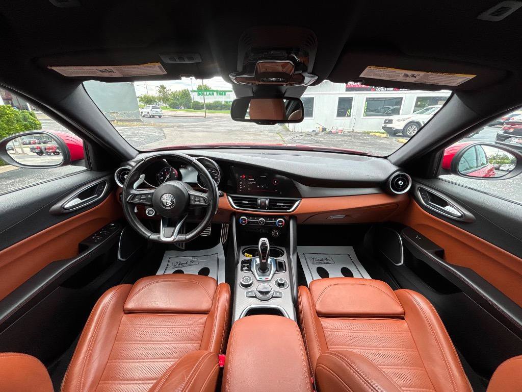 Used 2020 Alfa Romeo Giulia Ti Sport w/ Quick Order Package 22S Sport AWD/4WD image 19