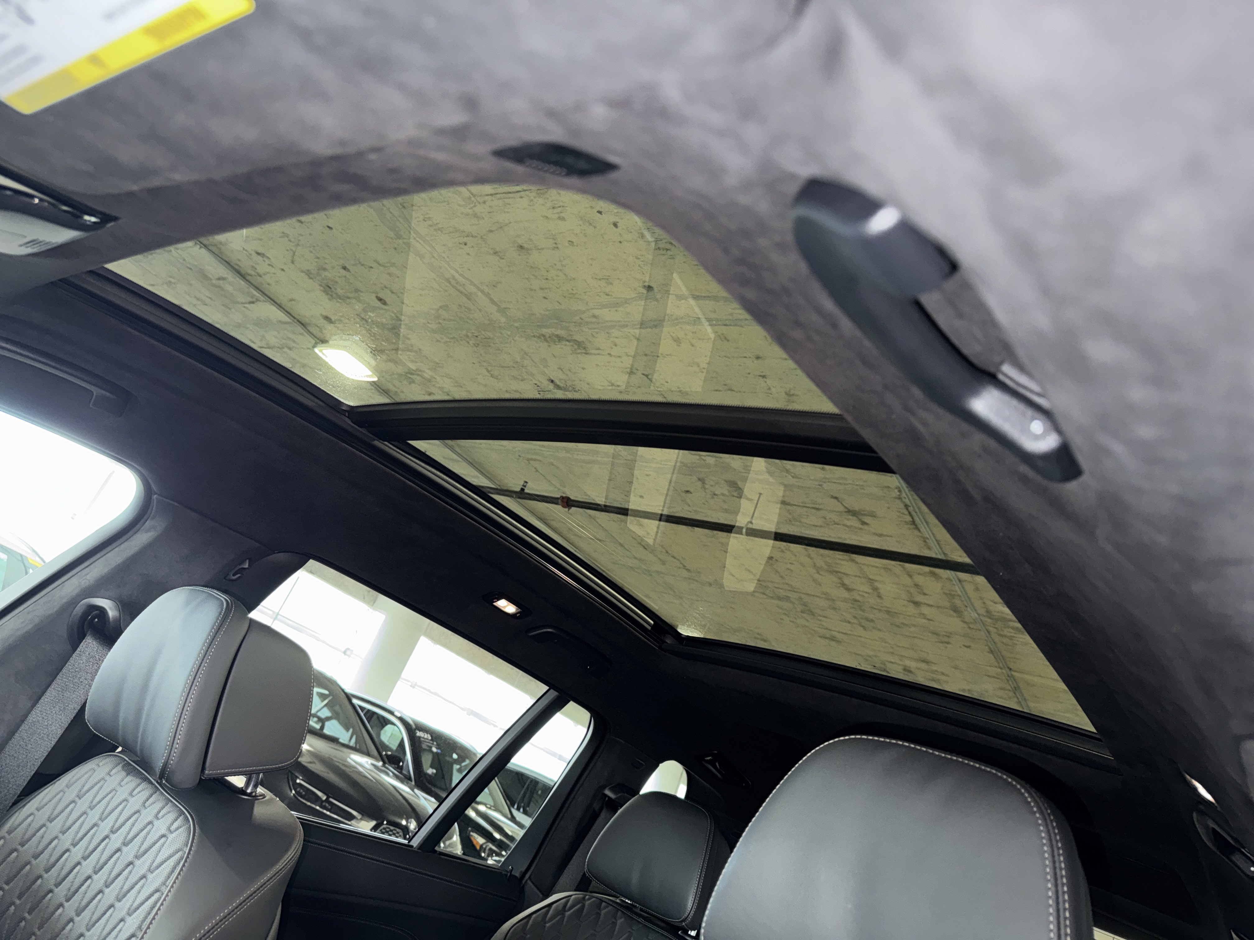 Used 2025 BMW X7 M60i AWD/4WD image 33