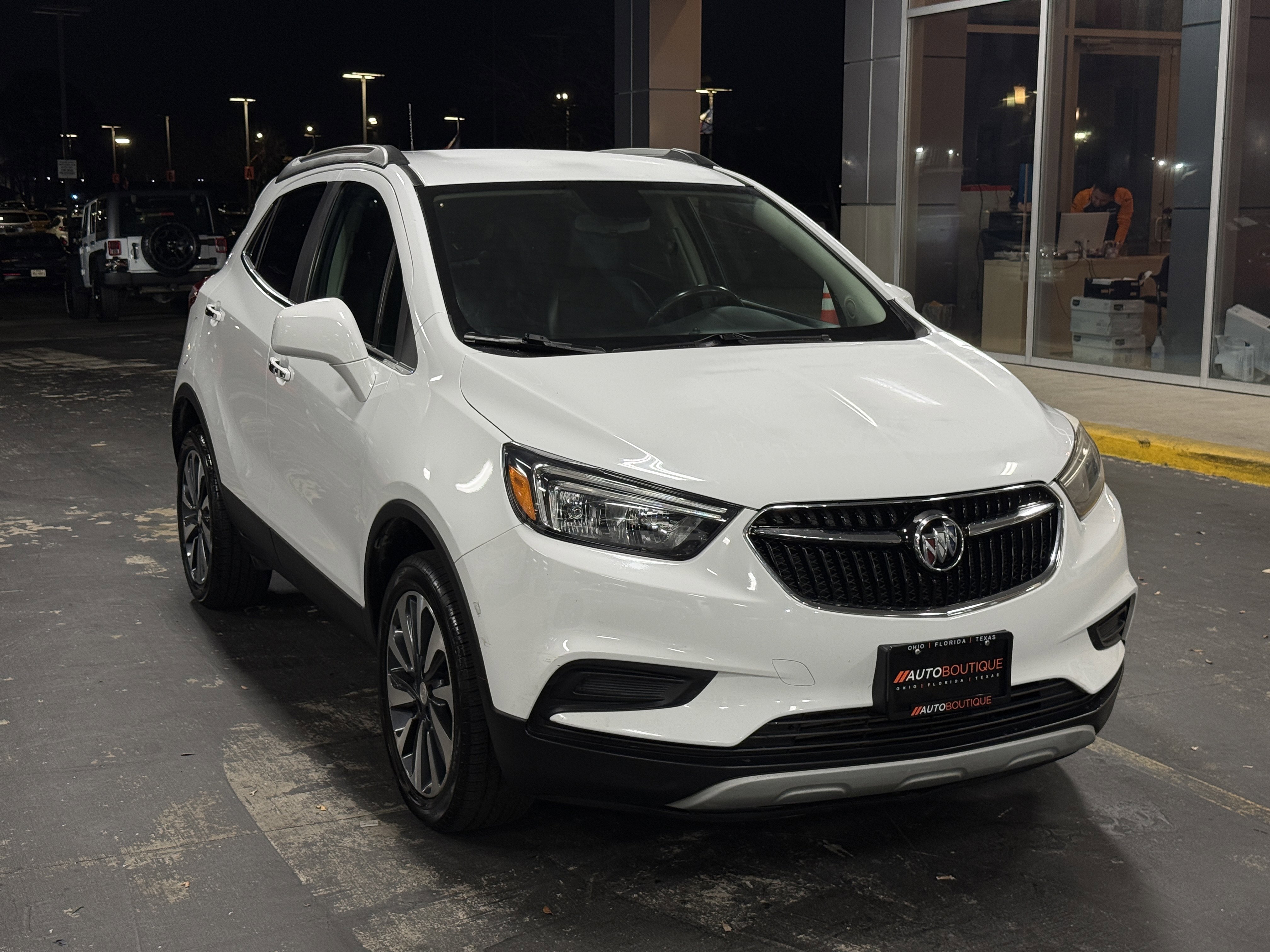 Used 2021 Buick Encore Preferred image 3