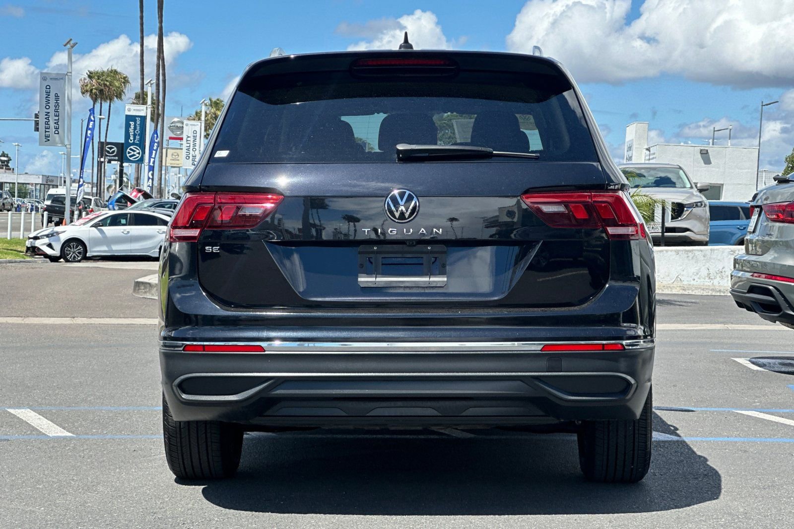 Used 2023 Volkswagen Tiguan SE FWD image 6